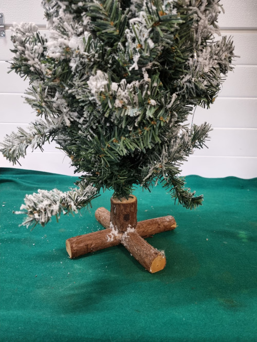 kerstboompje met sneeuw