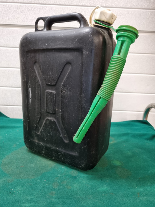 jerrycan met schenktuit 10 liter