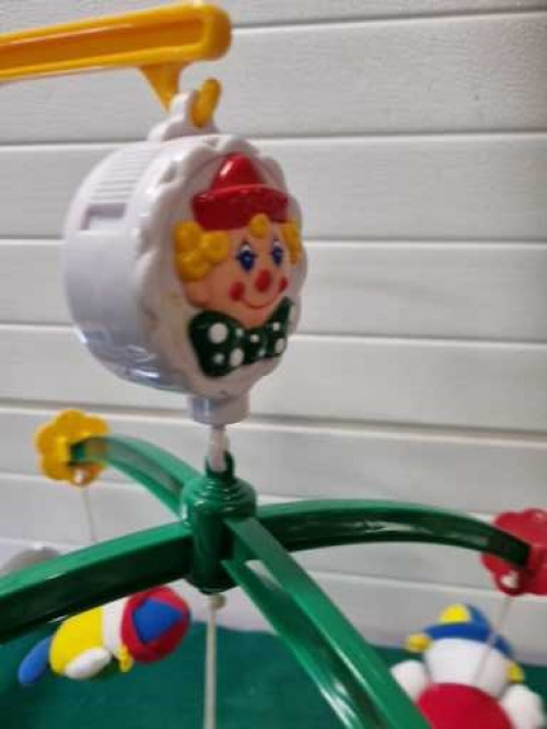 baby mobiel chicco draaimolen  met clowntjes