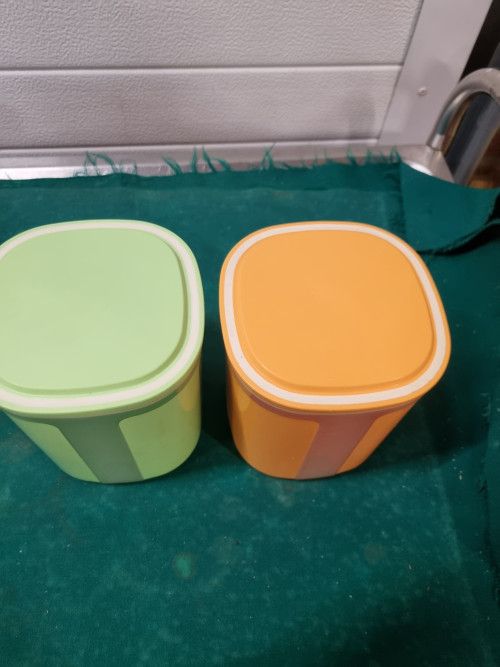 tupperware skyline boxen